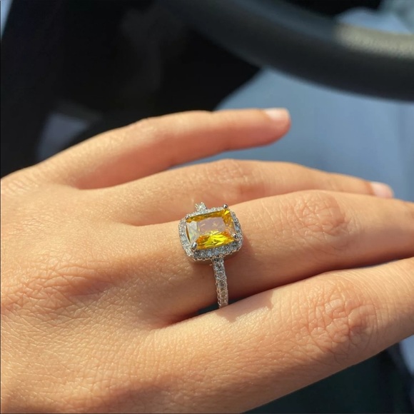 New Women’s 925 Silver Beautiful Diamond Ring - Picture 3 of 3